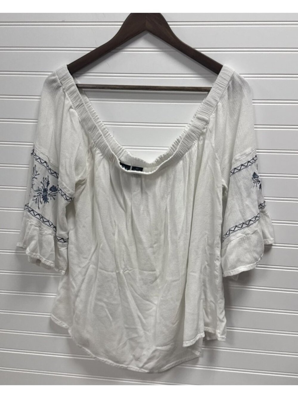 Rue21+ Off Shoulder Blouse Size 2X White Blue Floral Print 3/4 Sleeve Womens Top